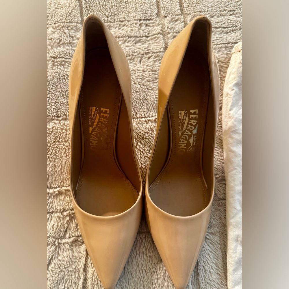 Salvatore Ferragamo Women's Tan Heels Size 8.5 C